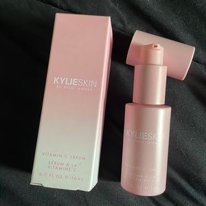 KYLIESKIN vitamin c serum